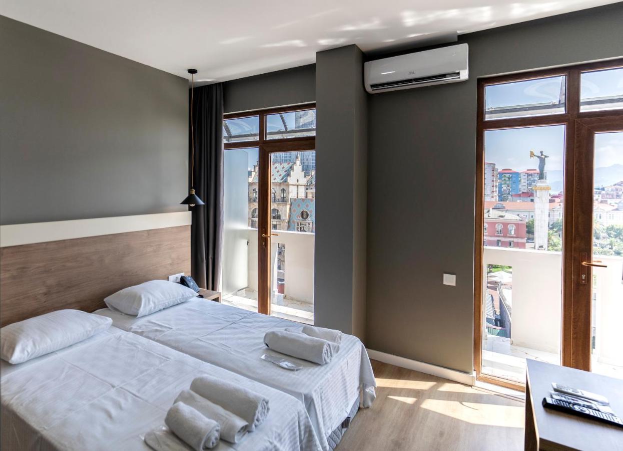 Boulevard Apartments Batumi Exterior photo