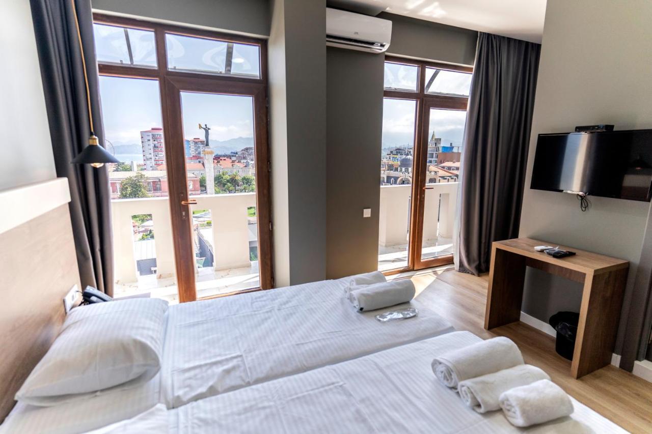 Boulevard Apartments Batumi Exterior photo